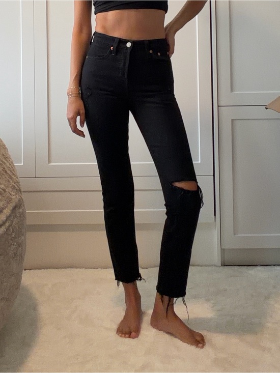 Levi's Denim - Levi's Black High-Rise Distressed Cropped Skinny Jeans